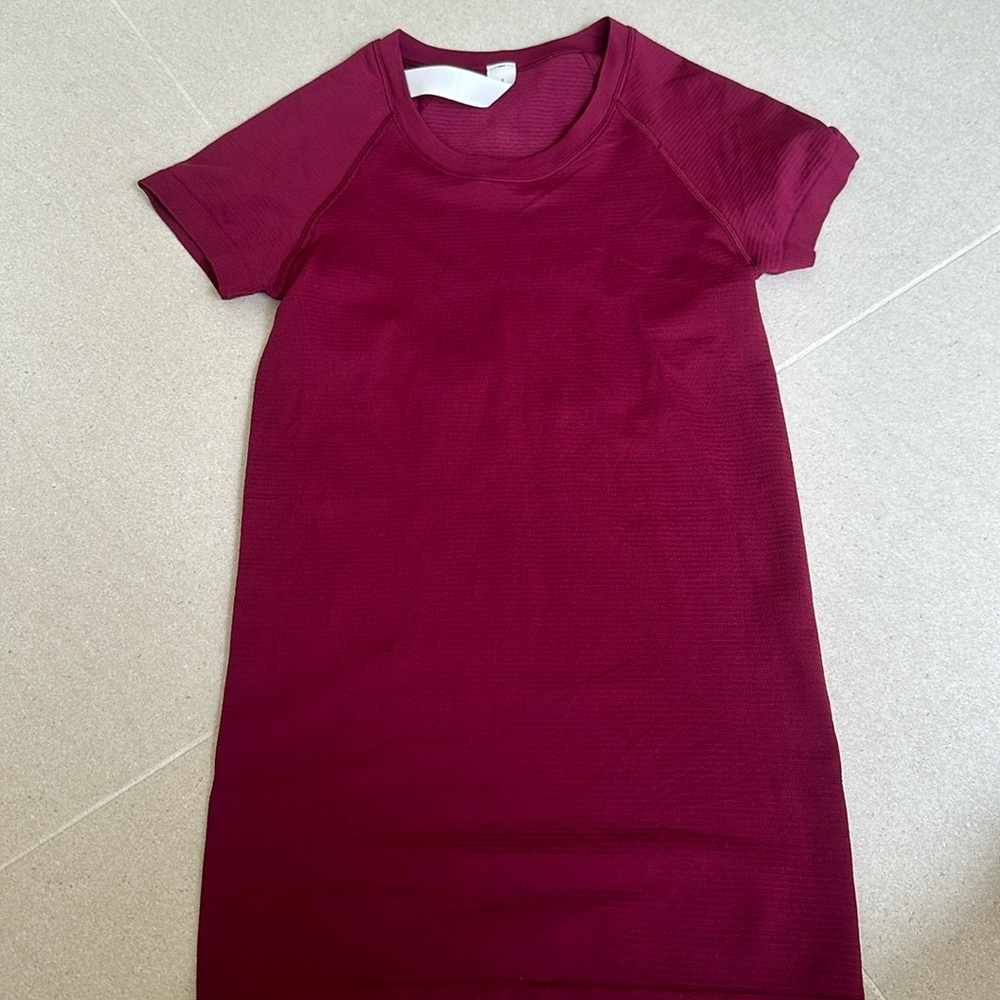 Never worn swiftly tech short sleeve lululemon size 2